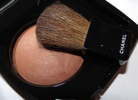 chanel blush brume d'or|JOUES CONTRASTE Powder blush 03 .